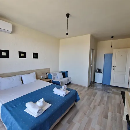 азалия Πανσιόν *