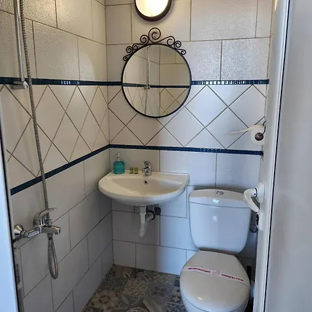 азалия Πανσιόν