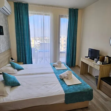 азалия Πανσιόν *