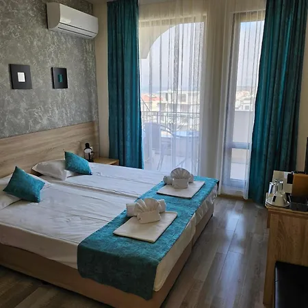 азалия Πανσιόν Σωζόπολη