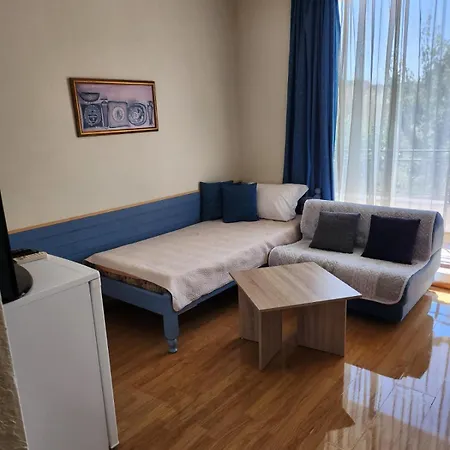 азалия Konukevi