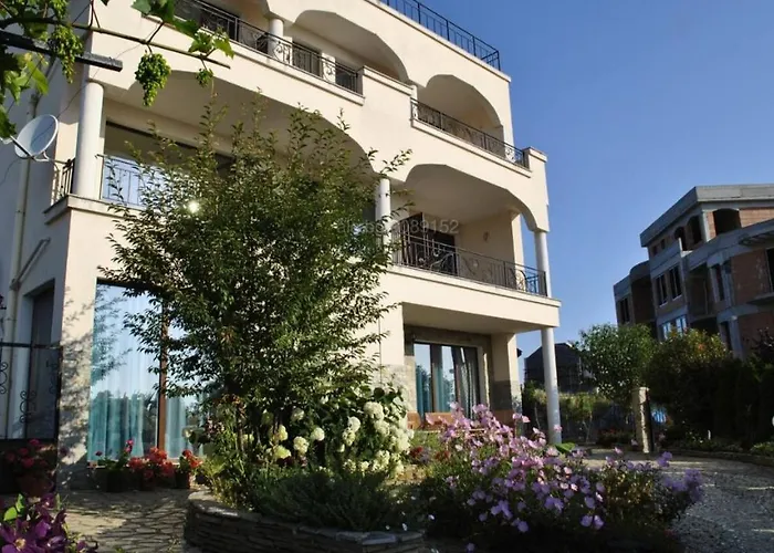 азалия Къща за гости *