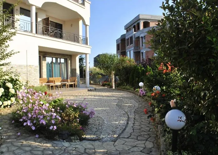 Къща за гости азалия Созопол