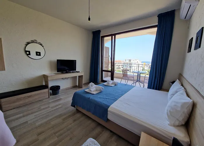 азалия Созопол