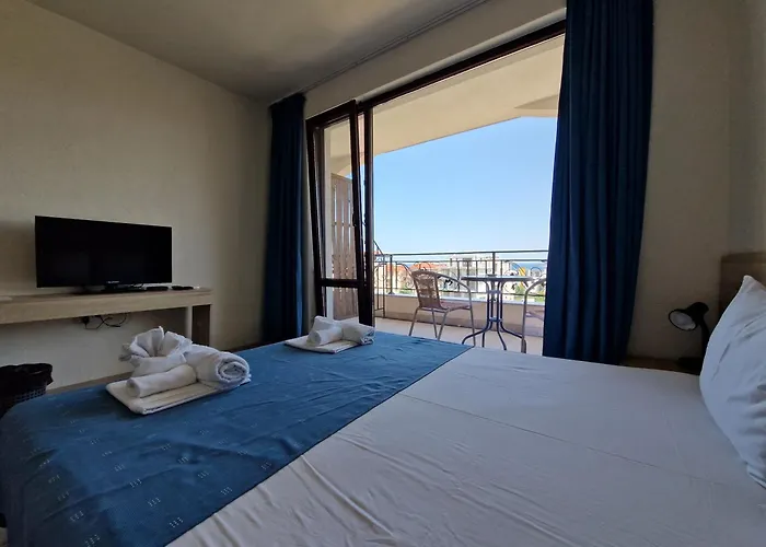 Къща за гости азалия *