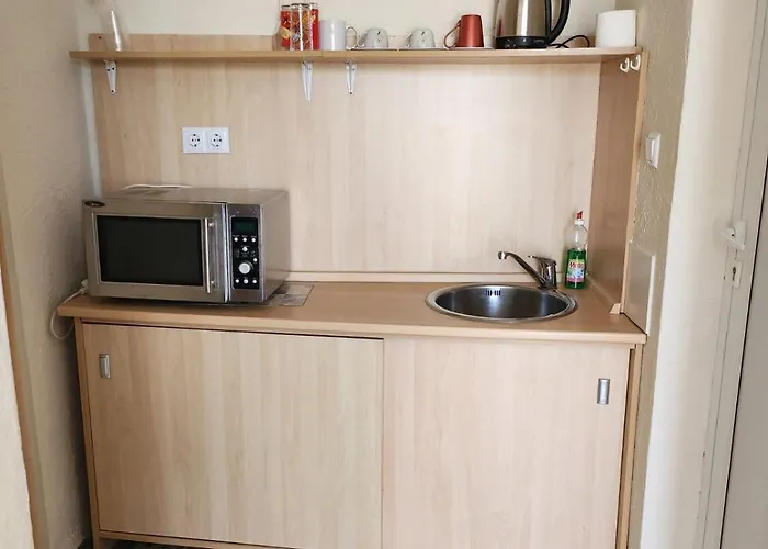 Къща за гости азалия