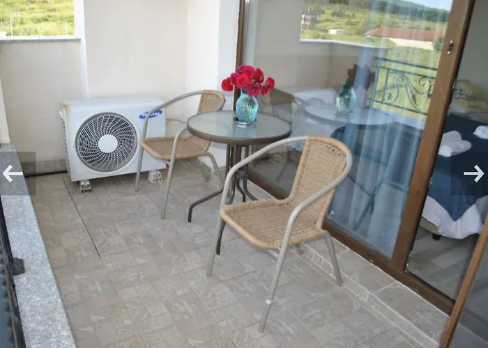 азалия Къща за гости *