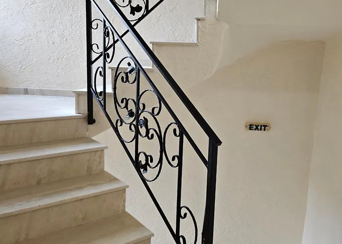 азалия Къща за гости *